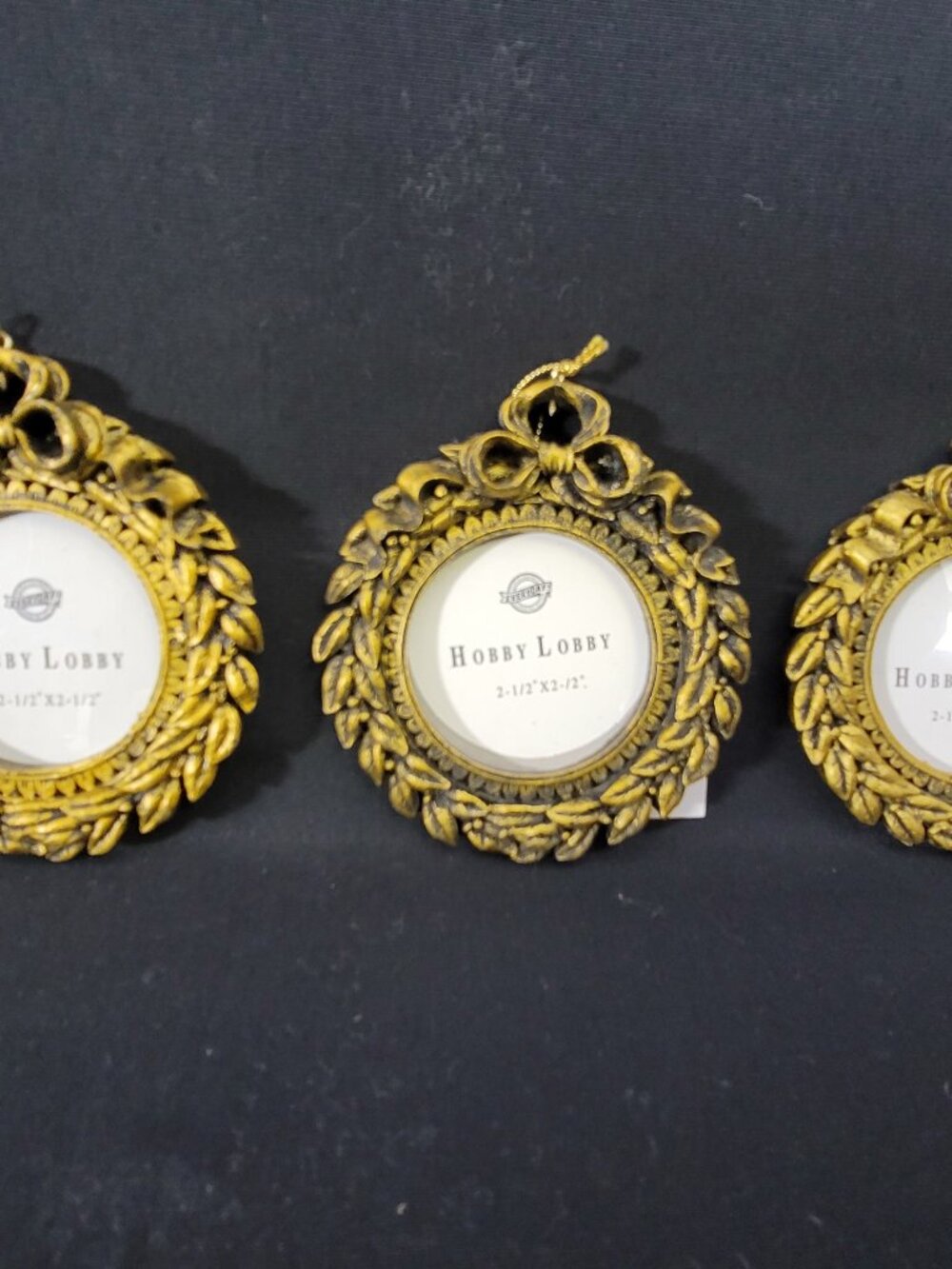 Hobby Lobby 2008 Gold Photo Frame Ornaments Set 3 Wreath Bow Christmas